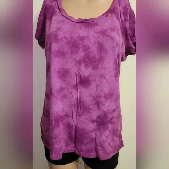 ST JOHN'S BAY PURPLE DYE T-SHIRT - Picture 1 of 3
